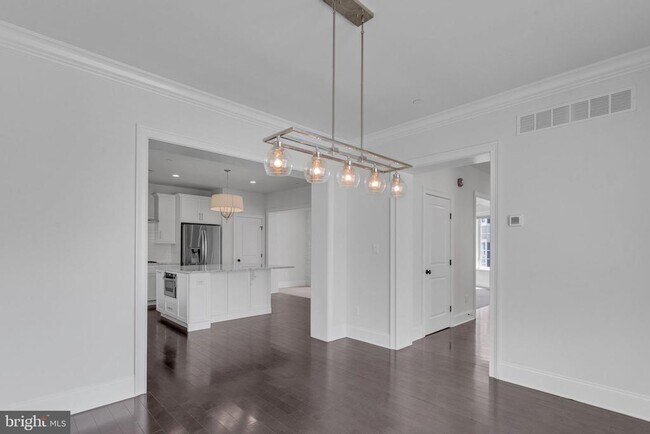 Building Photo - 17 Grey Ct