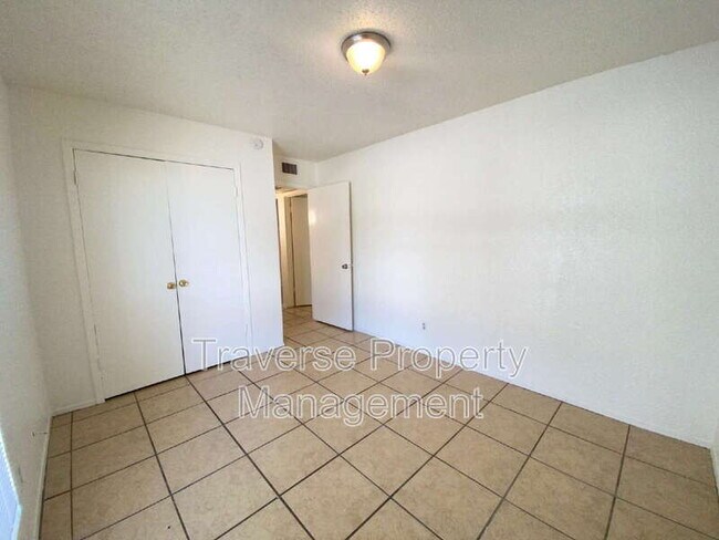 Building Photo - 6808 Trail Lake Dr