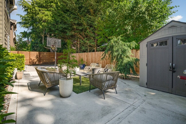 Building Photo - 4005 W Briarcliff Ln