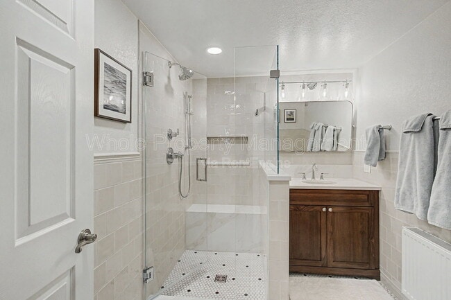 Building Photo - 449 Lafayette St