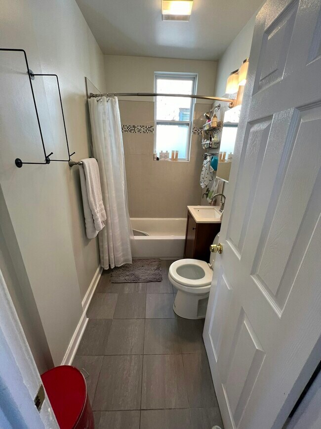 Building Photo - 4233 N Central Park Ave