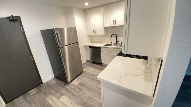Interior Photo - 14056 Valleyheart