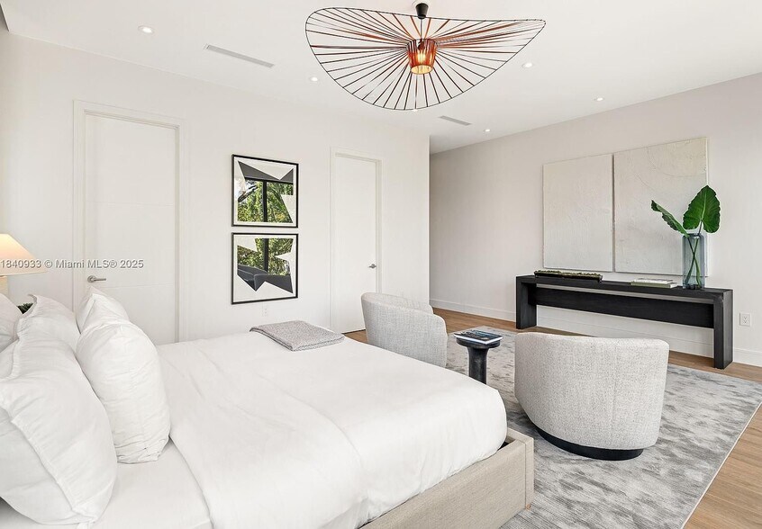 Building Photo - 2984 Coconut Ave