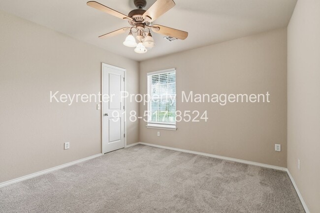 Building Photo - 3 Bed | 2 Bath | Jenks