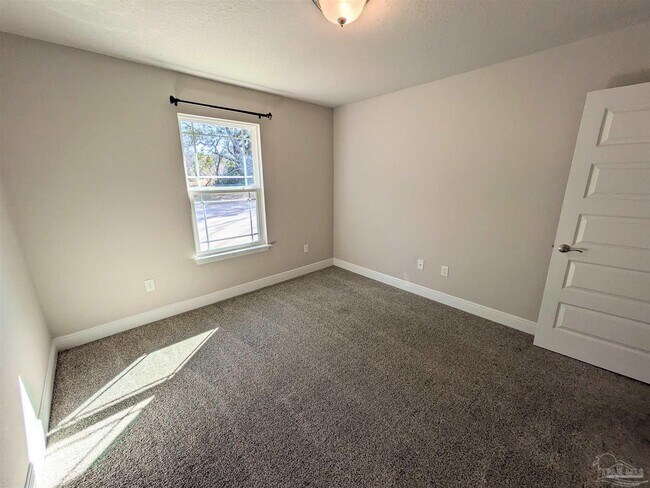 Building Photo - 7799 Ira Dr