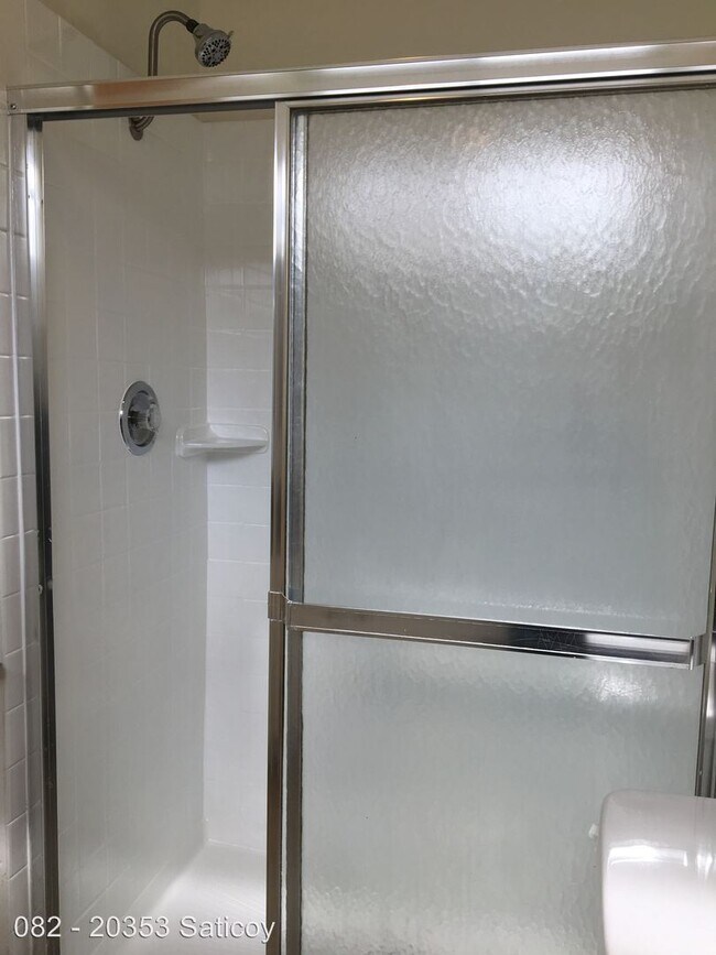 Building Photo - 20353 Saticoy St