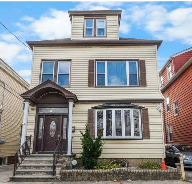 Building Photo - 154 W 33rd St