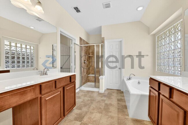 Building Photo - 3408 Porter Creek Dr