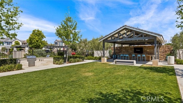 Building Photo - 16282 Meadowhouse Ave