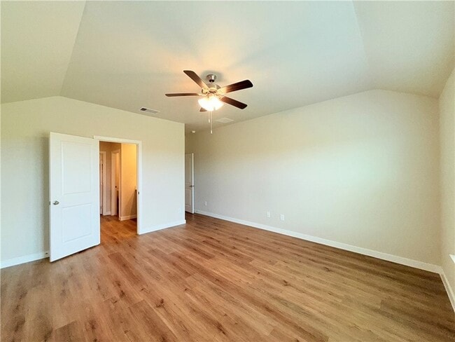 Building Photo - 1116 Zeus Dr
