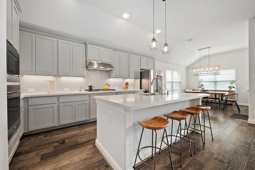 Kitchen - 513 Elworth Path