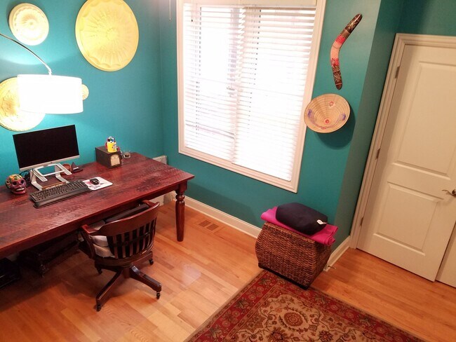 Building Photo - 5053 N Clark St