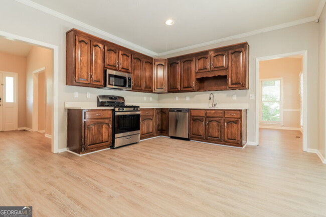 Building Photo - 8601 Stone Creek Ct