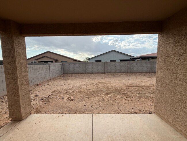 Building Photo - 36987 N Sidewinder Dr