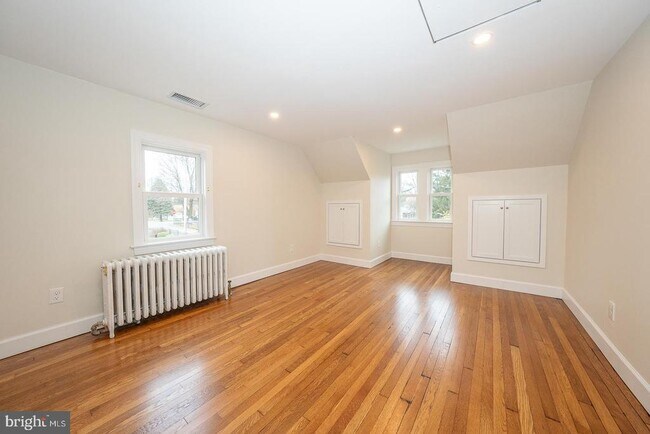 Building Photo - 28 Orchard Ln