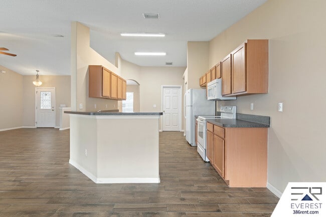 Building Photo - 39 Firethorn Ln
