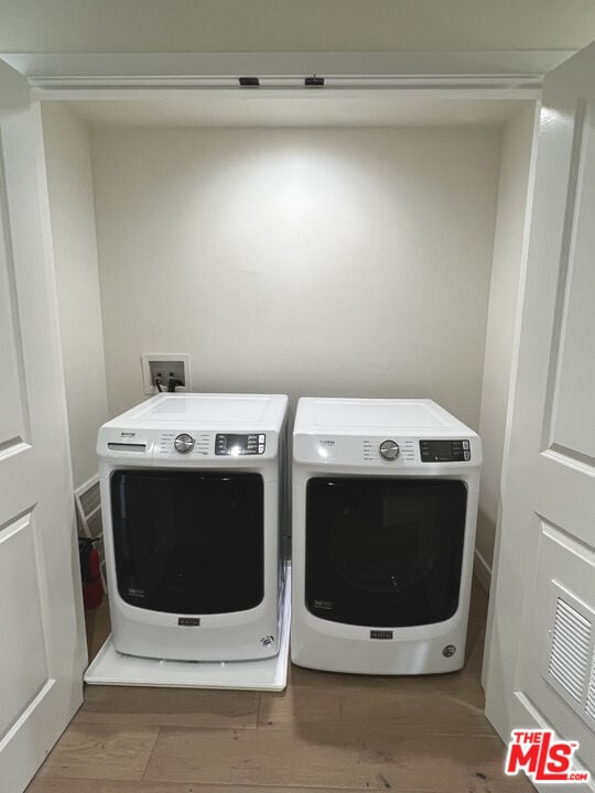 Building Photo - 5019 W Maplewood Ave