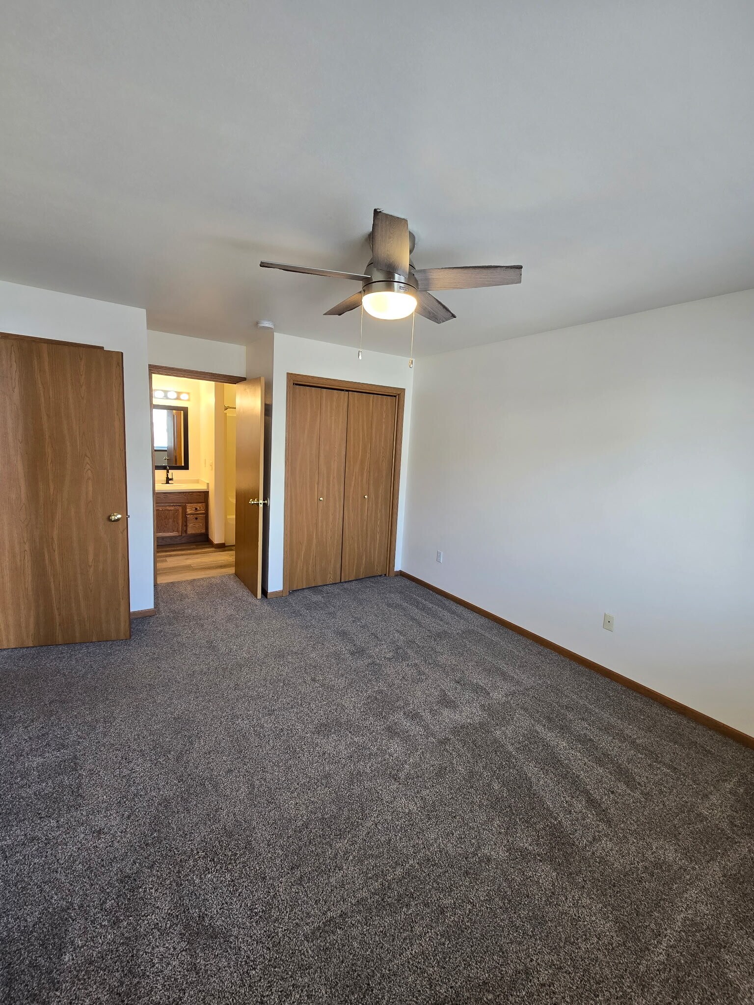 Building Photo - 572 Athletic Way