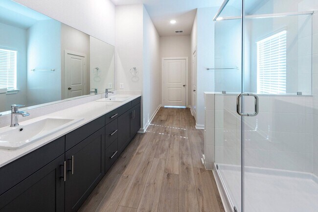 Building Photo - 16039 Emerald Thistle Ln