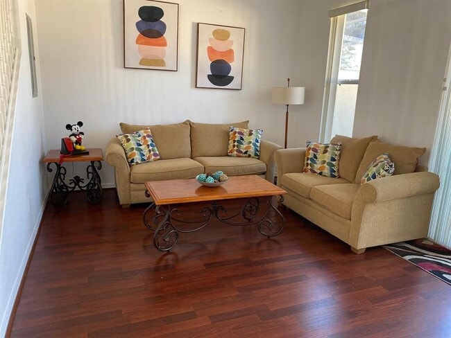 Building Photo - 1308 S Beach Cir
