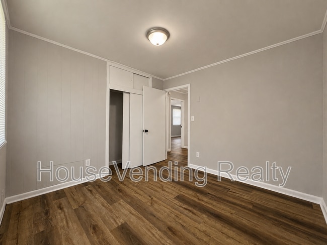 Building Photo - 2221 Compton Dr