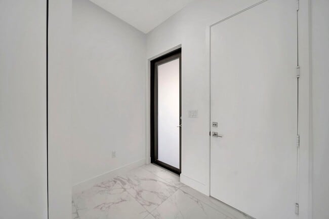 Building Photo - 4224 NE 7th Terrace