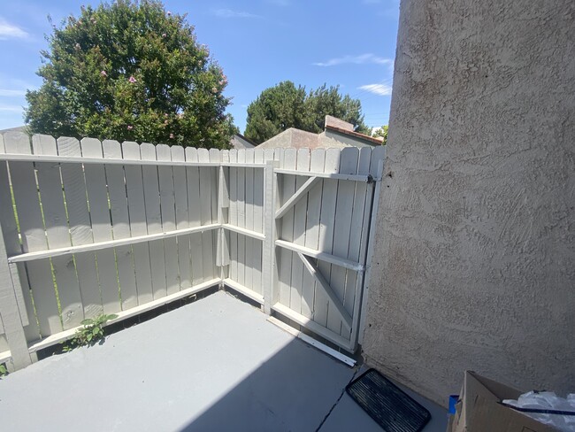 Building Photo - 2255 Cahuilla St