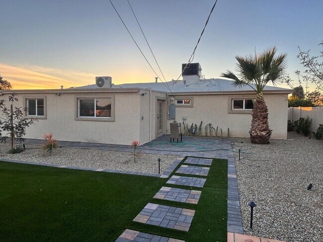 Building Photo - 8233 N 29th Ave