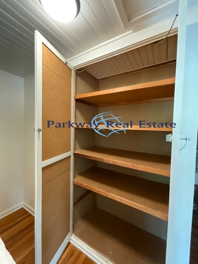Building Photo - Charming 3 Bedroom House in East Alpine