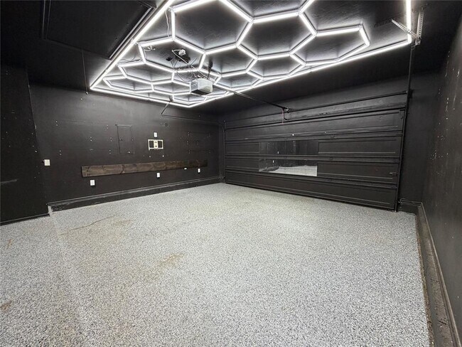 Building Photo - 5705 Marblewood Dr