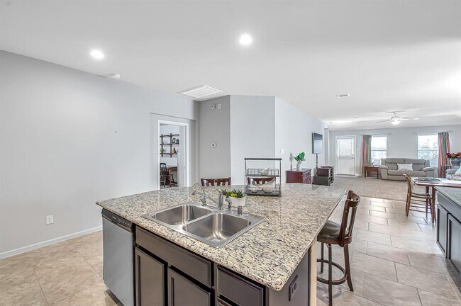 Building Photo - 3023 Dripping Springs Ct