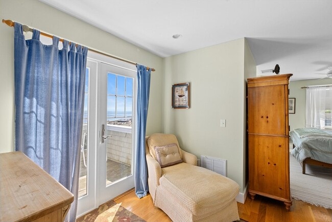 Building Photo - 33 Oceanside Dr