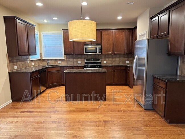 Building Photo - 5005 Shiloh Crossing Way