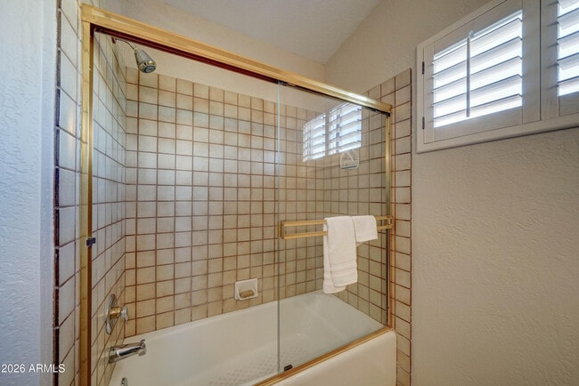 Building Photo - 2511 E Shaw Butte Dr