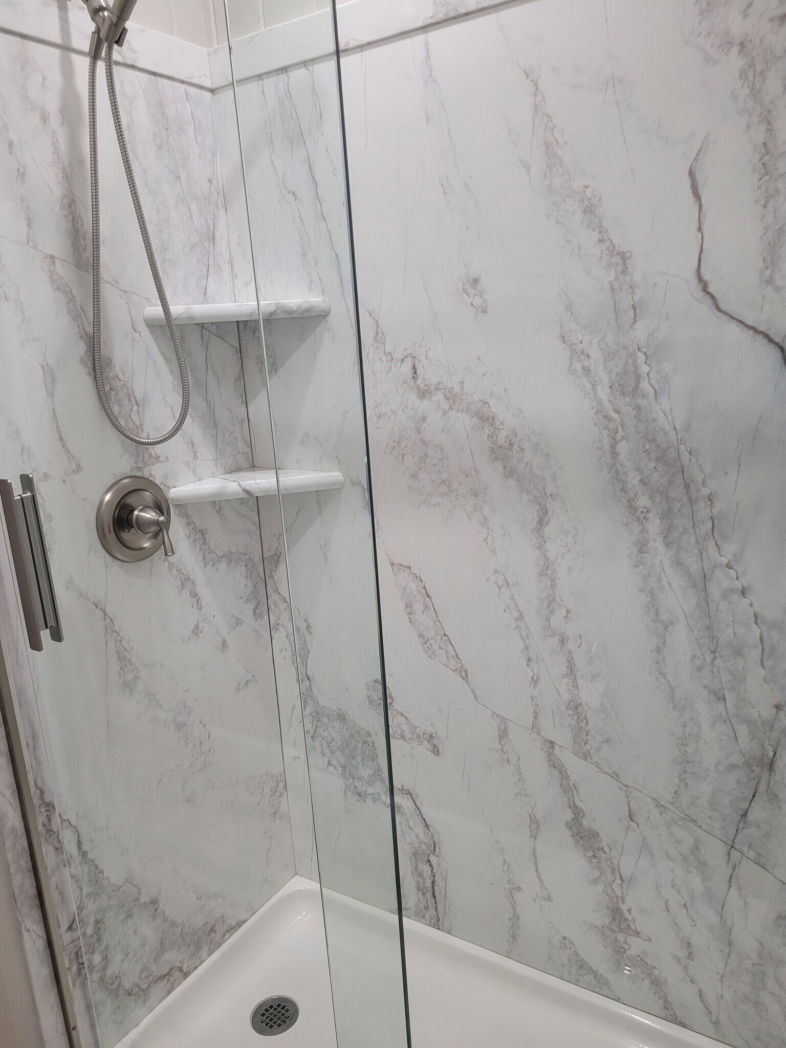 Main Bathroom Shower - 438 Cardinal Ave