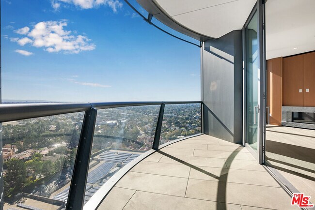 Building Photo - 211 Elm Ct