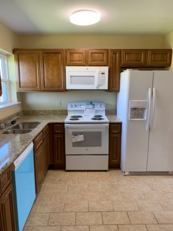 Building Photo - 2312 Sauvage Ave