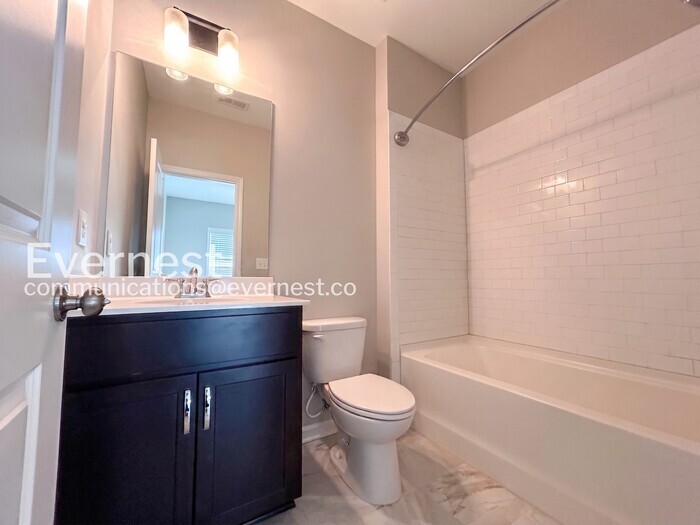 Building Photo - 764 Cady Way