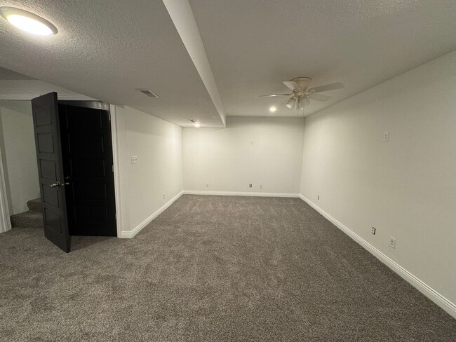 Building Photo - 201- 203 Briarcrest Ct