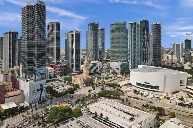 Building Photo - 398 NE 5th St