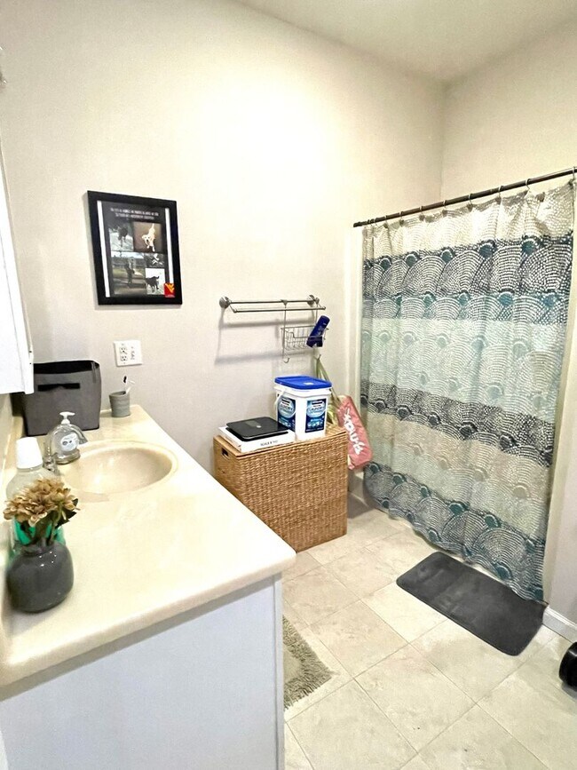 Building Photo - Available for the 2026-2027 lease term.