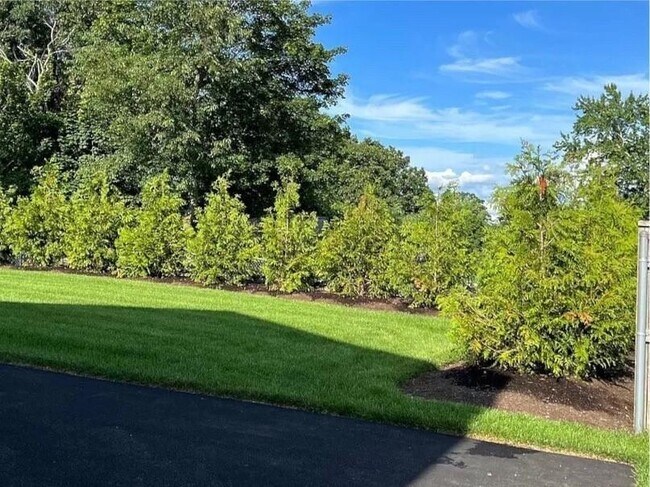 Building Photo - 14 Summer St