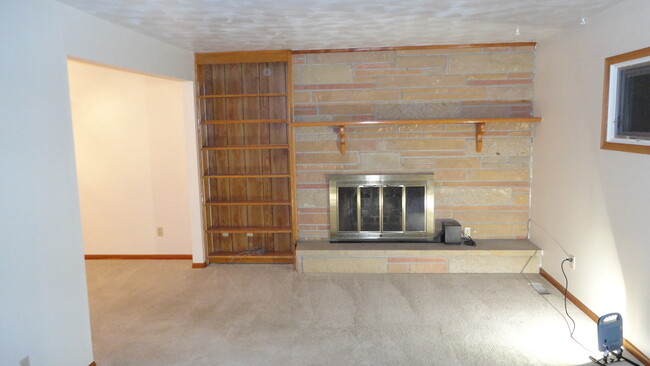 Living room - 1502 Andmore St