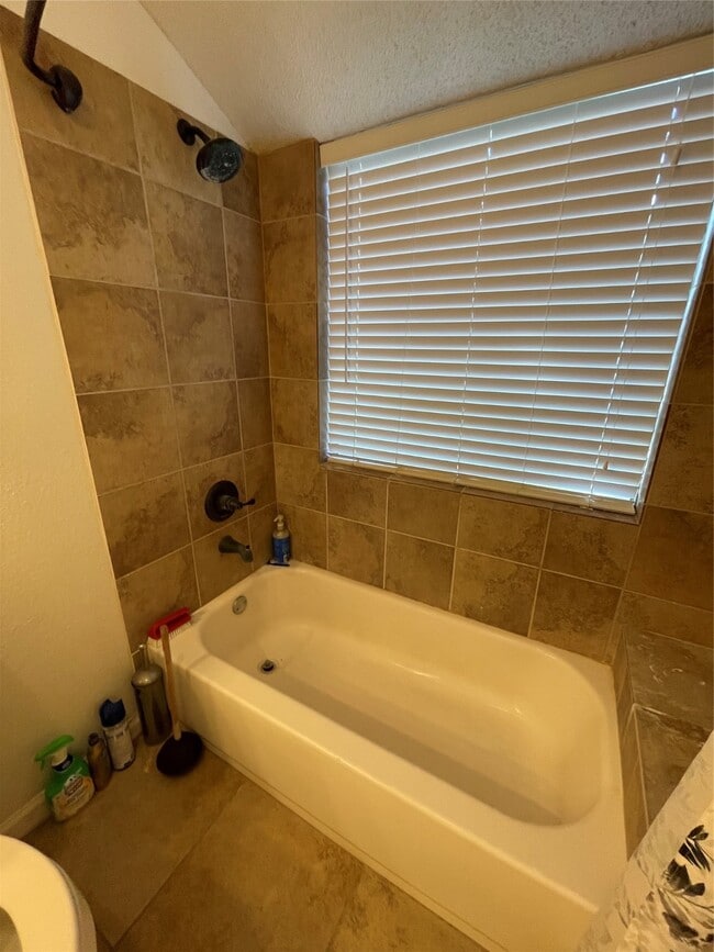 Building Photo - 11014 Landsbury Cir