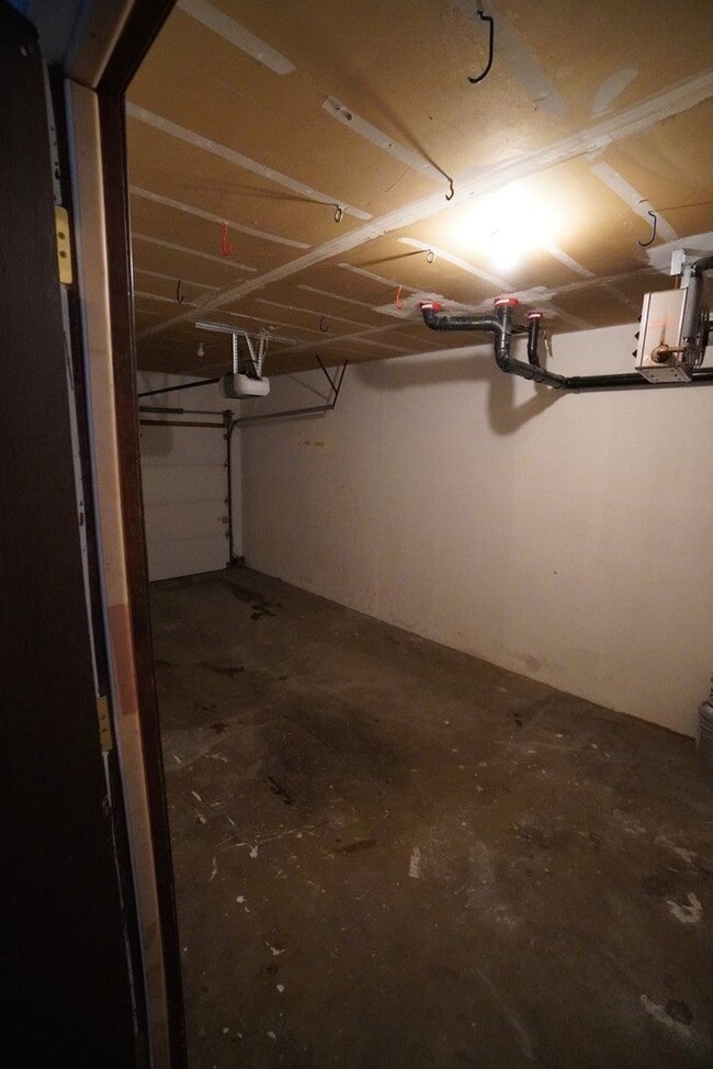 Building Photo - 3 Bedroom East Anchorage Condo!