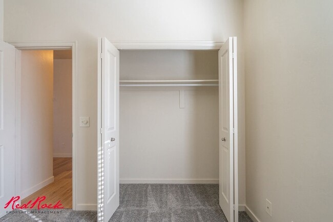 Building Photo - 484 N 2480 W