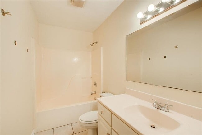 Building Photo - 2462 Empire Forest Dr