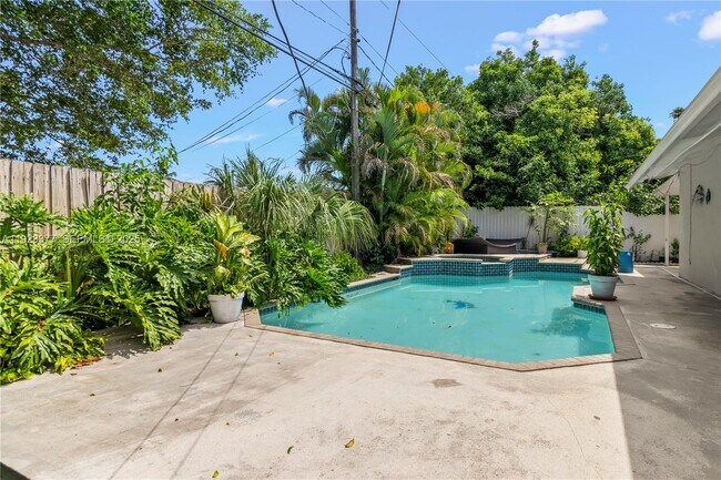 Building Photo - 10615 SW 200th St