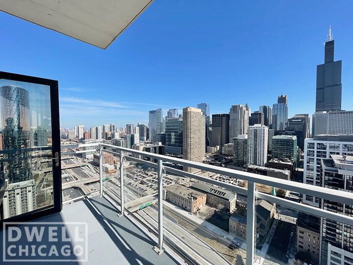 Building Photo - 776 W Quincy St