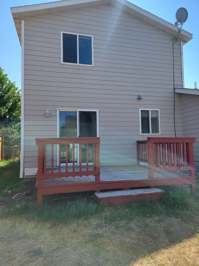 Building Photo - 3305 Laredo Dr